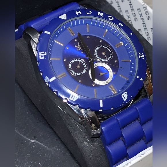 ⌚️Express Men's Silicone Sport Watch - Picture 6 of 8